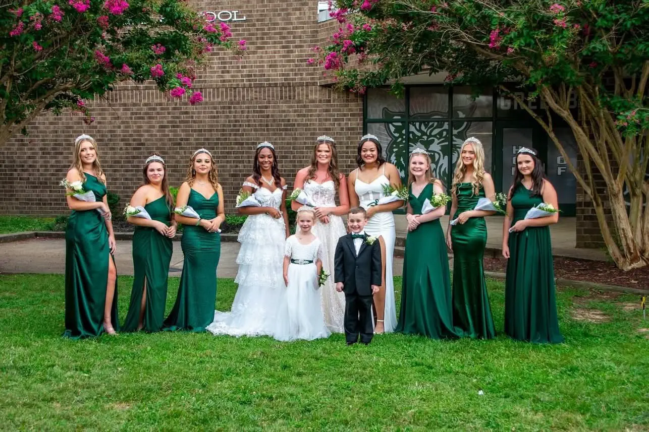 The 2023 Greenbrier Homecoming court with two junior attendants